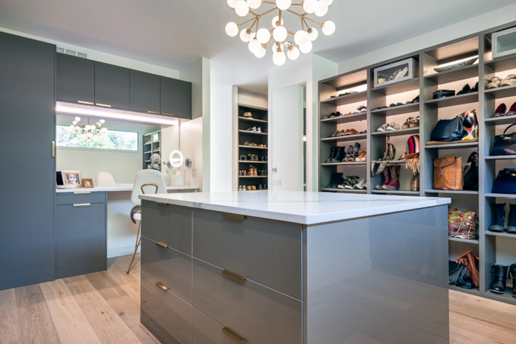 Create a Custom Wardrobe Look