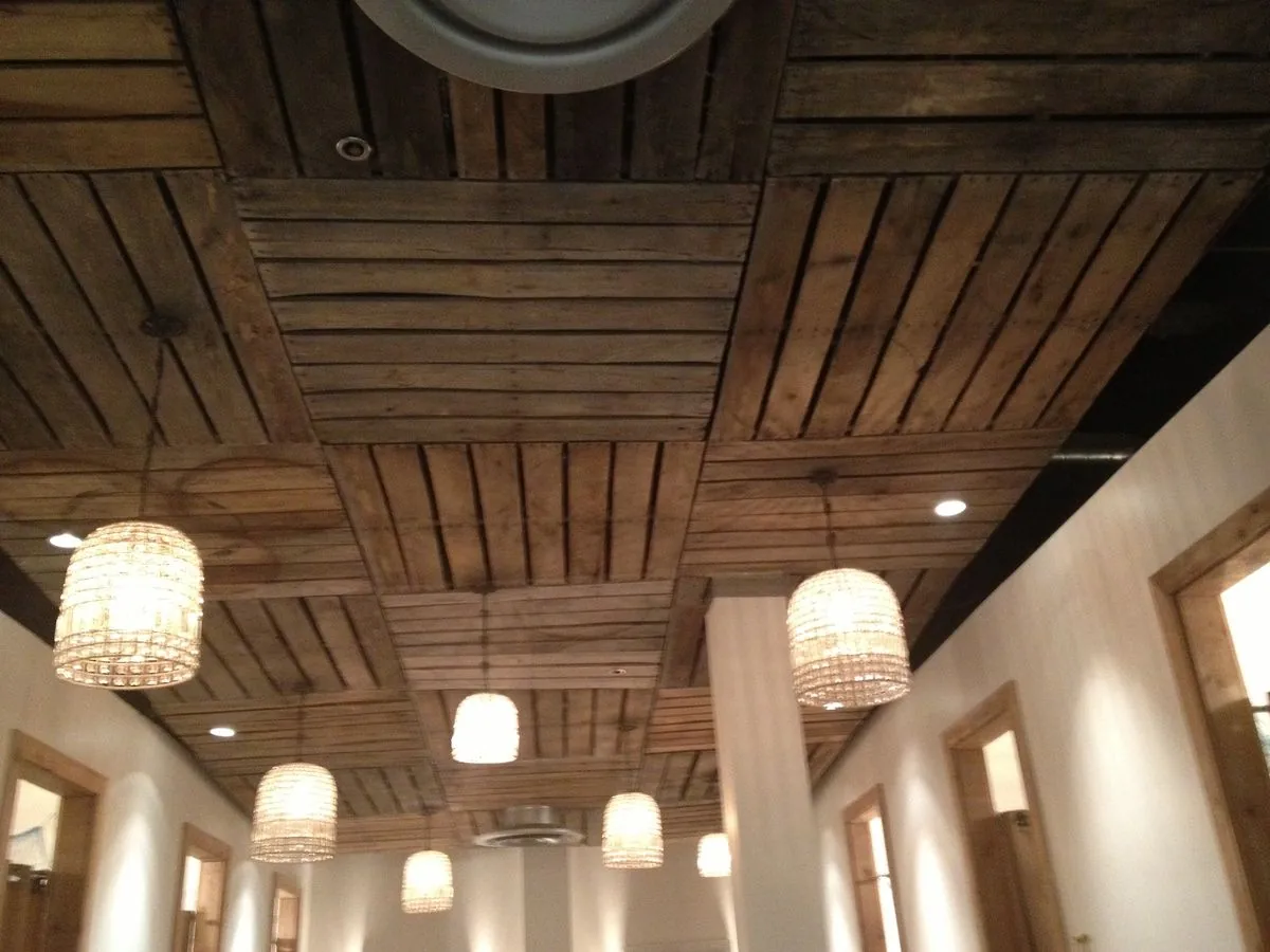 Pallet Wood Ceiling Design