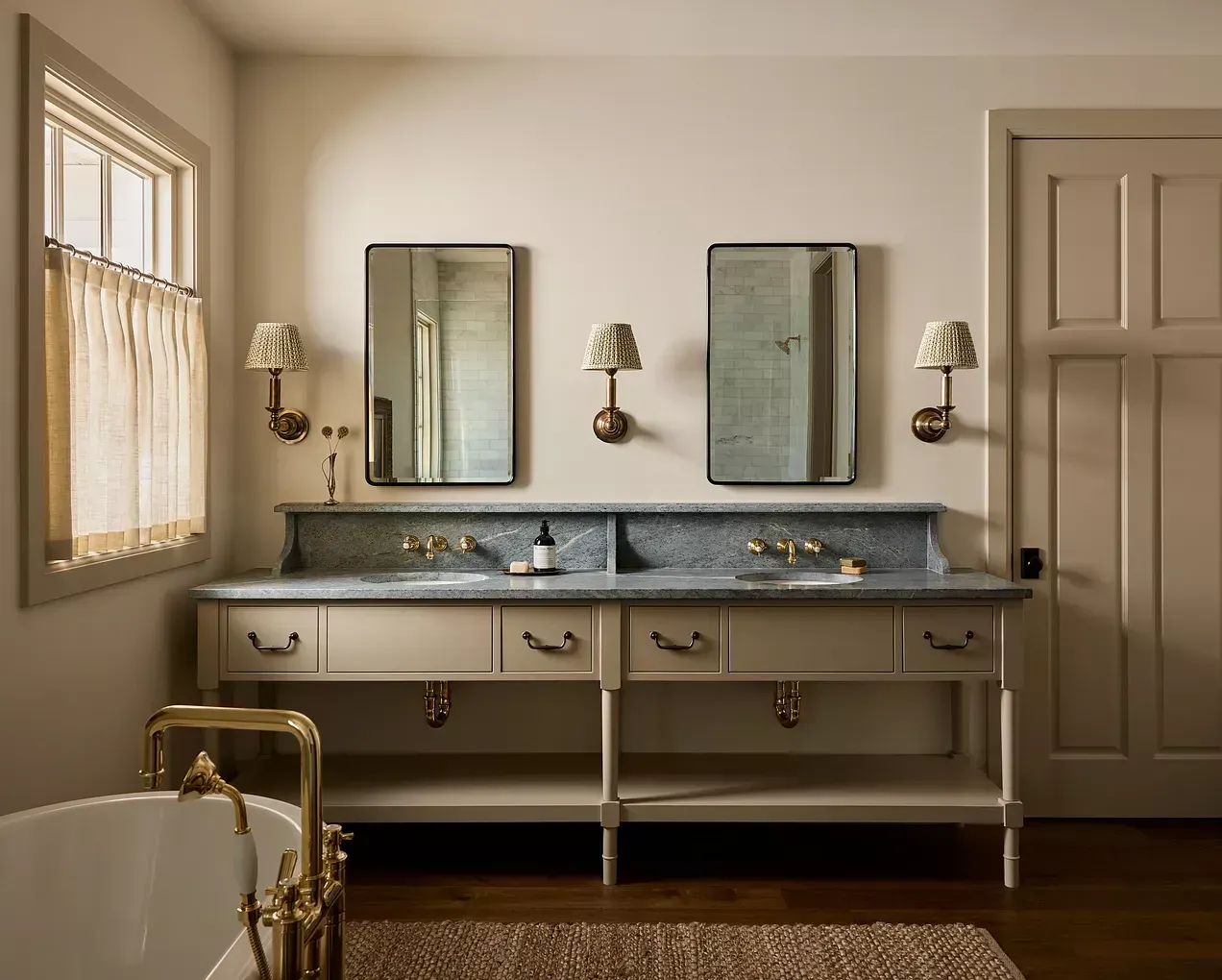 Vintage-Inspired Bathroom Vanity Designs