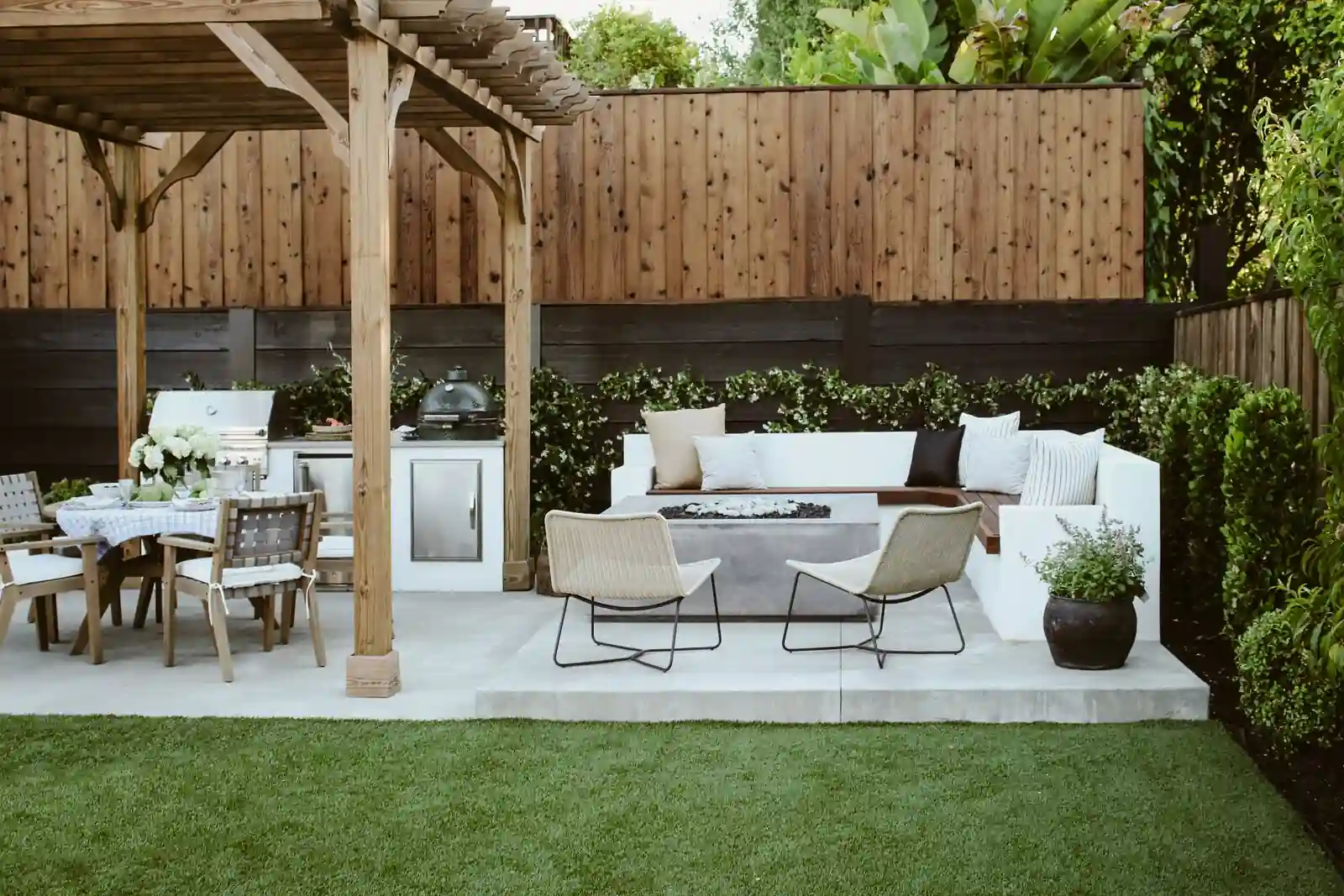 Add a Stylish Outdoor Dining Space