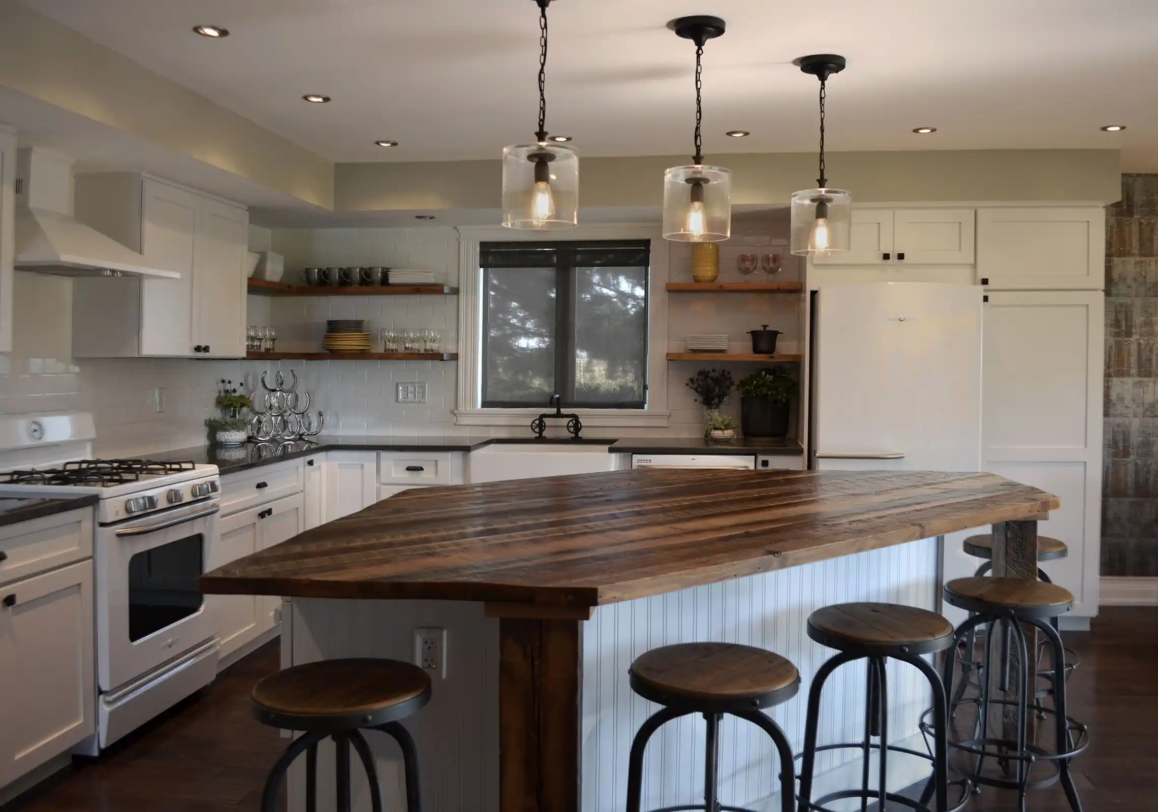 Embrace Reclaimed Wood Elements