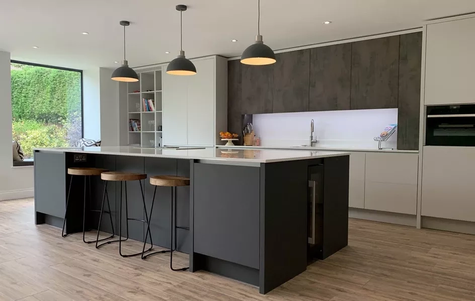 Handleless Kitchen Cabinets