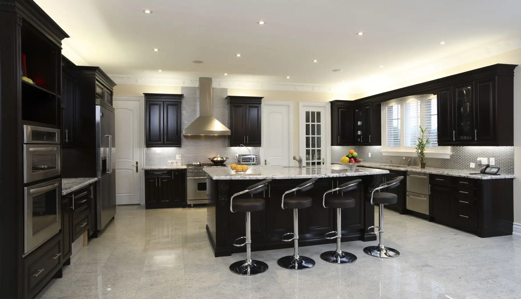 Luxury Black Kitchen Cabinet Design