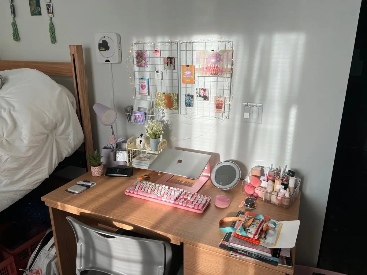 Modern College Dorm Desk With Stylish Accessories