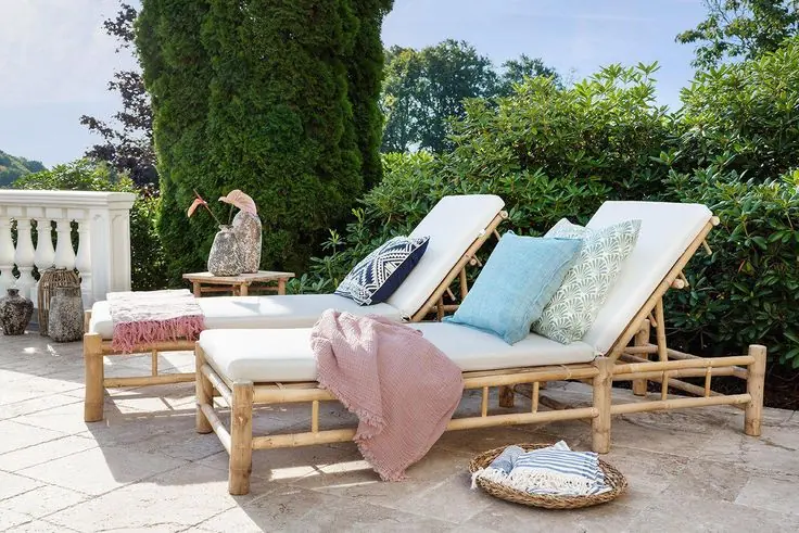 Outdoor Loungers for Sunbathing and Relaxation