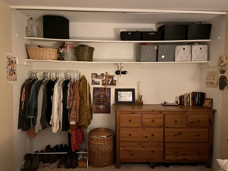 Use Slim Velvet Hangers to Save Maximum Space