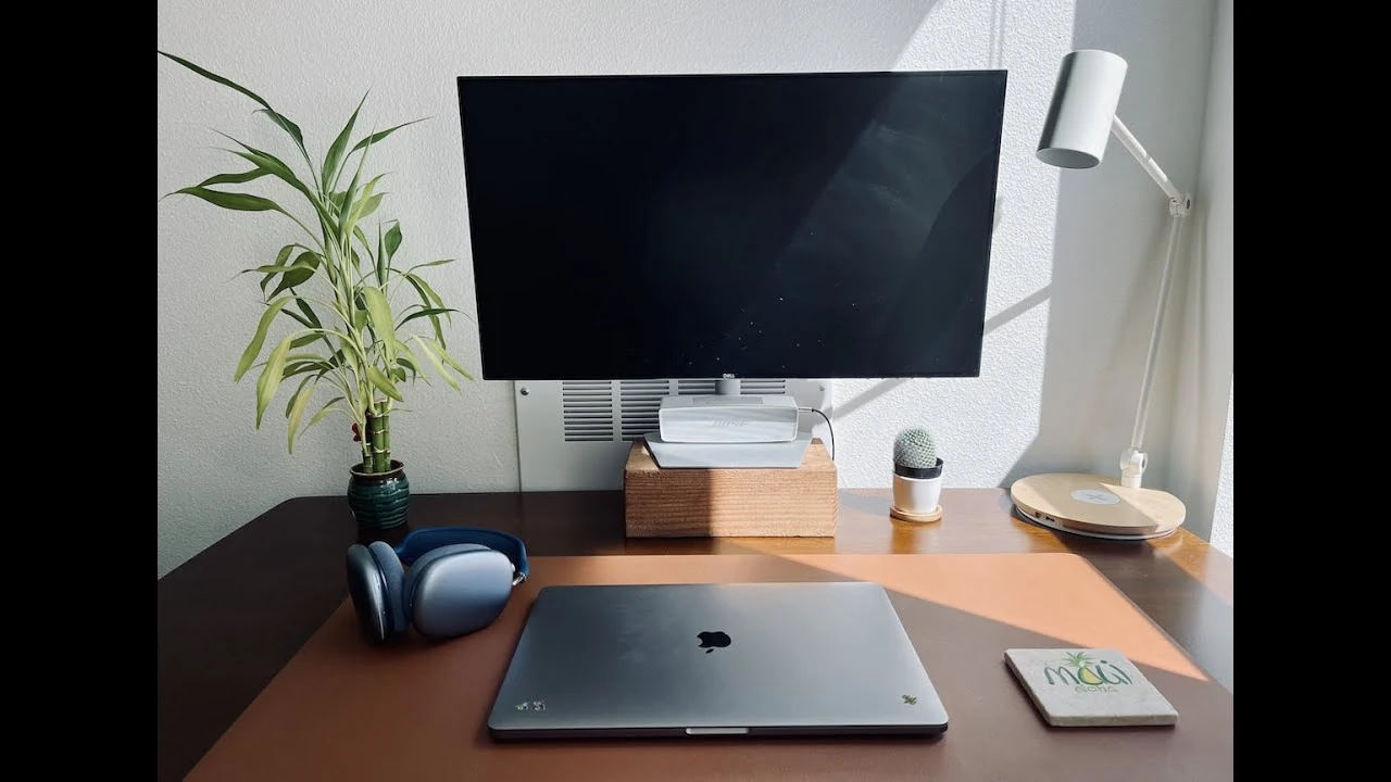 Create a Minimal and Clean Desk Setup