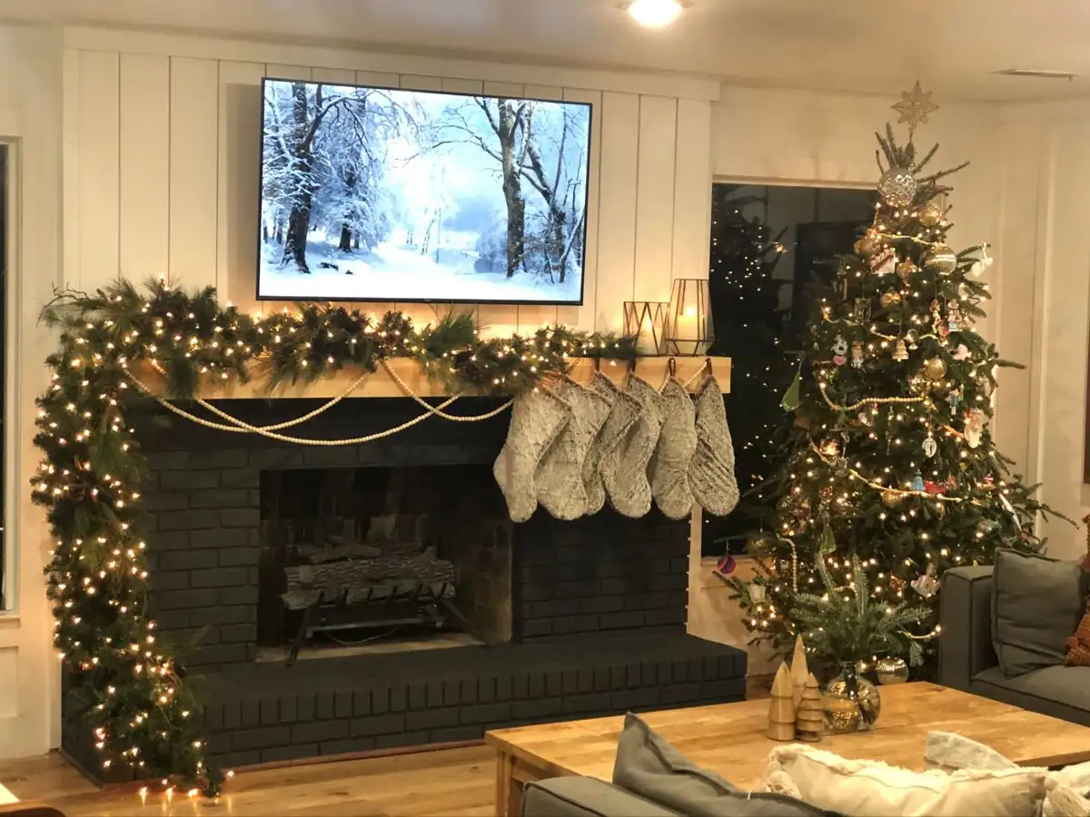 Christmas Mantel Decor